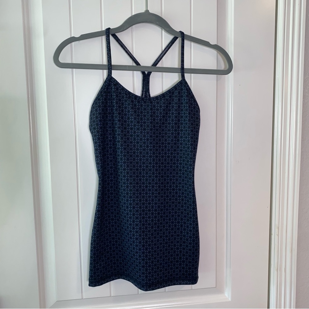 Lululemon Athletica women’s graphic design blue and black top